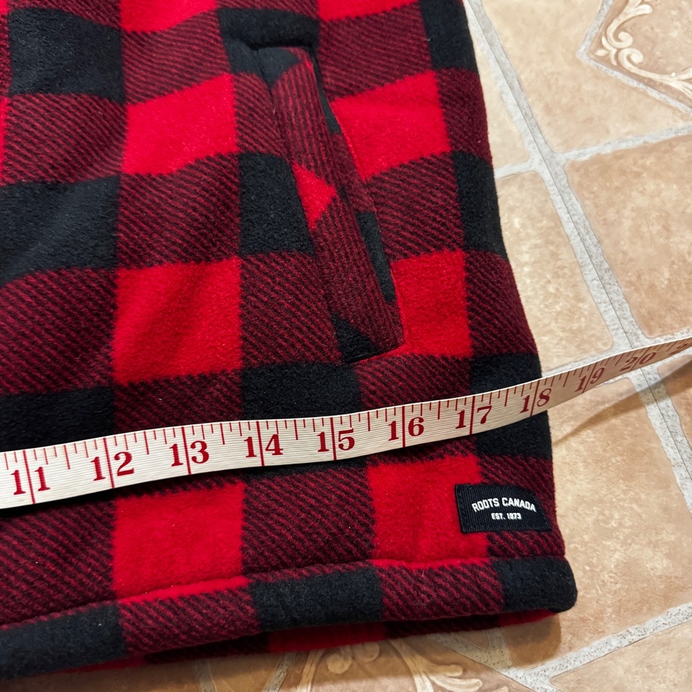 Roots Red Buffalo Plaid Sherpa Hooded Jacket Kids XXL Fits Women’s Small. - Picture 4 of 6